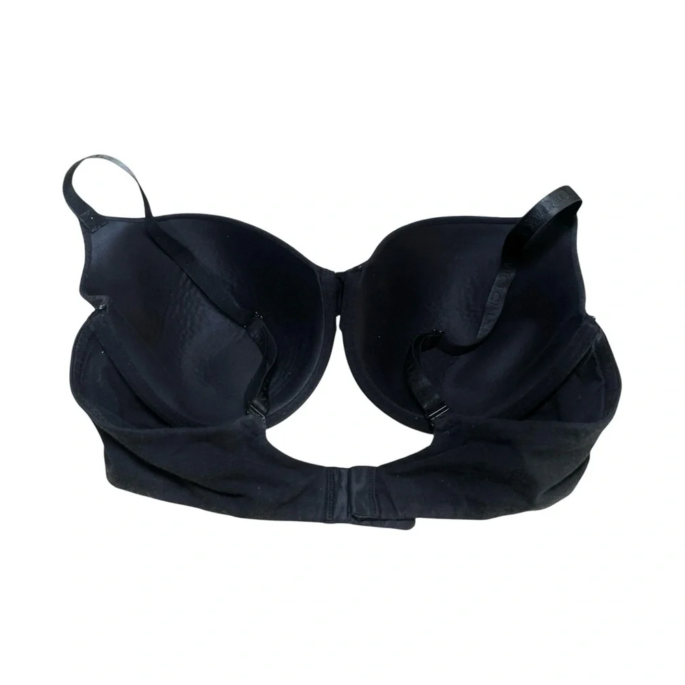 Victoria's Secret Black Smooth Padded Bra with Adjustable Straps - Picture 4 of 11